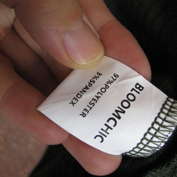 NWT BloomChic v neck lace trim top 10/M - Picture 7 of 8